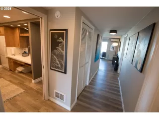 Photo #5: 797318545 Listing