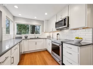 Photo #5: 797321368 Listing 