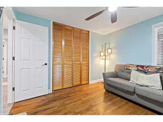 Photo #3: 797747302 Listing