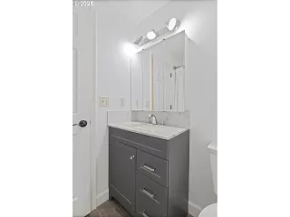 Photo #5: 797747302 Listing