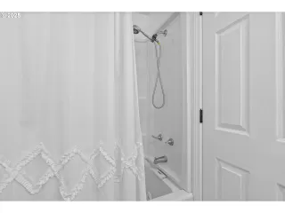 Photo #6: 797747302 Listing