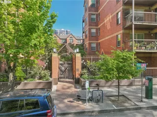 Photo #4: 798157289 Listing 