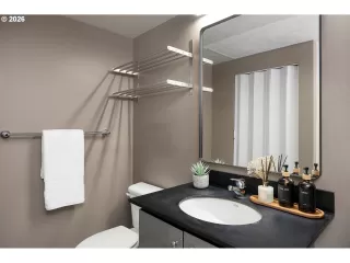 Photo #6: 799176295 Listing