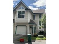 Browse active condo listings in MEEKER