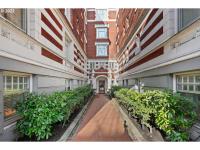 More Details about MLS # 22005861 : 1811 NW COUCH ST 301