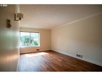More Details about MLS # 22523022 : 1727 NE MULTNOMAH ST 2