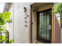 More Details about MLS # 23065002 : 1406 SW CUSTER DR