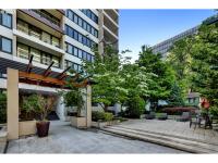 More Details about MLS # 23390612 : 255 SW HARRISON ST TH6