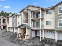 More Details about MLS # 24038764 : 10740 NE HOLLY ST 202