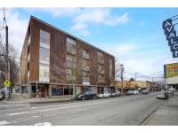 More Details about MLS # 24404560 : 915 SE 35TH AVE 204