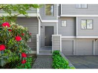 More Details about MLS # 24524723 : 637 SE LINN ST D